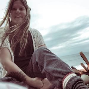 Meet your Posher, Cynthia